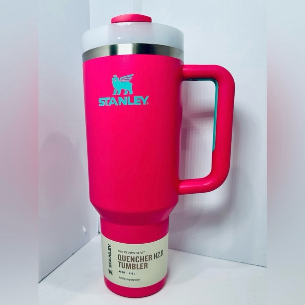 🛑SOLD🛑 NWT STANLEY - 40 oz. Quencher H2.0 FlowState Tumbler - Passion Pink